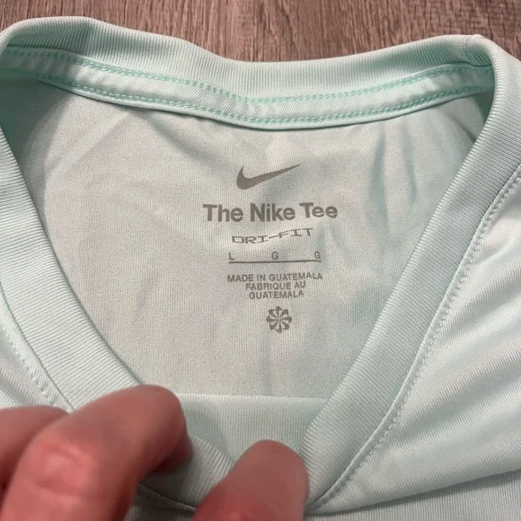 Women's Nike Light Green Dri-fit Tee- Size Large- New Without Tags - Picture 2 of 4